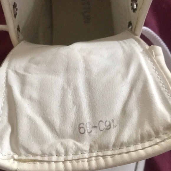 Louis Vuitton Shoes - Picture 5 of 5